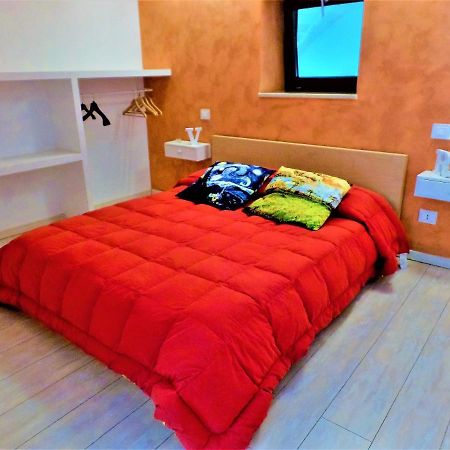 Regina Viarum Apartment, Historic City Centre ブリンディジ エクステリア 写真