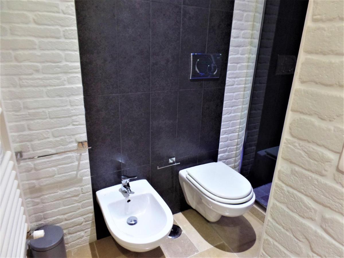 Regina Viarum Apartment, Historic City Centre ブリンディジ エクステリア 写真