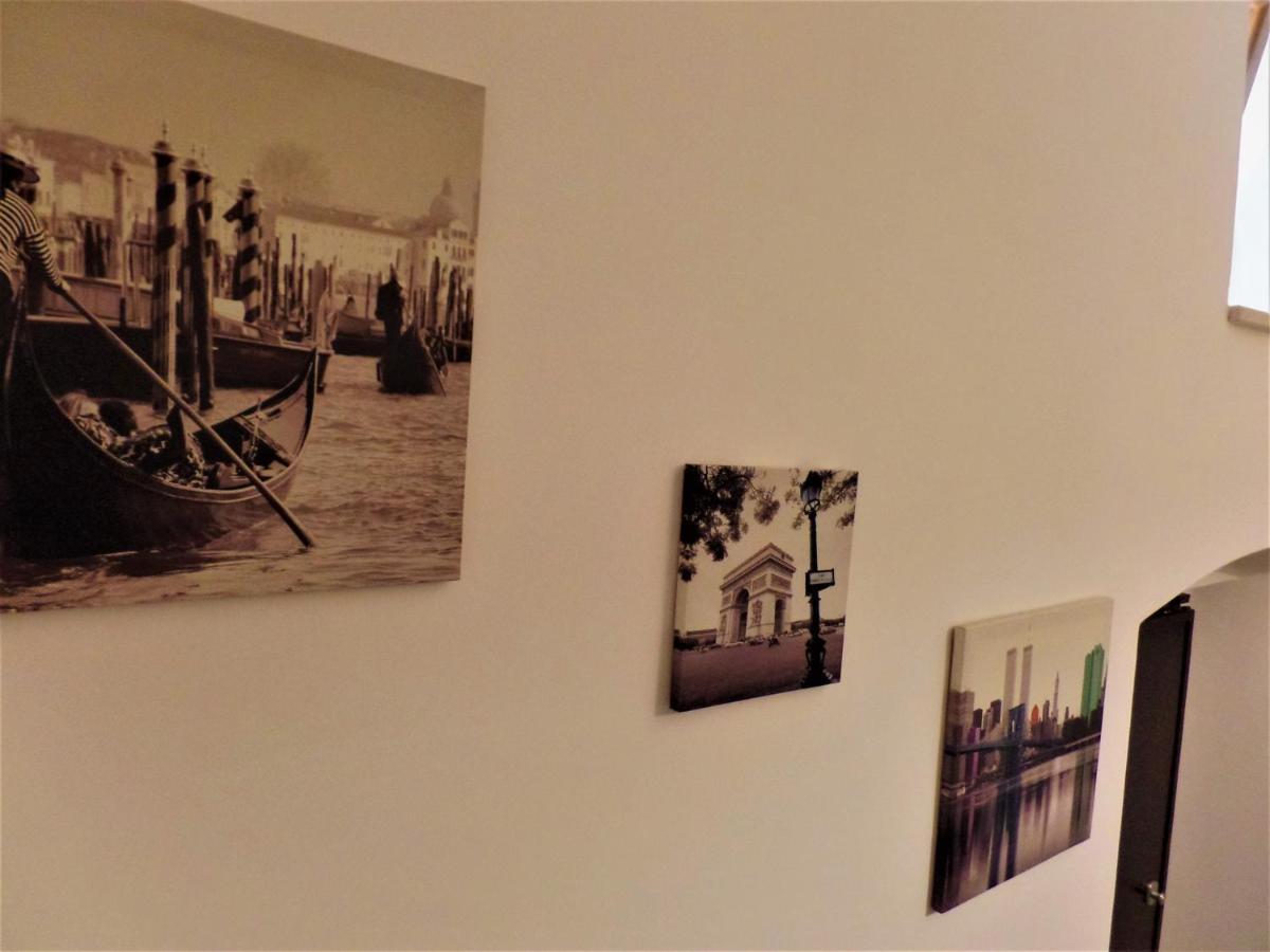 Regina Viarum Apartment, Historic City Centre ブリンディジ エクステリア 写真