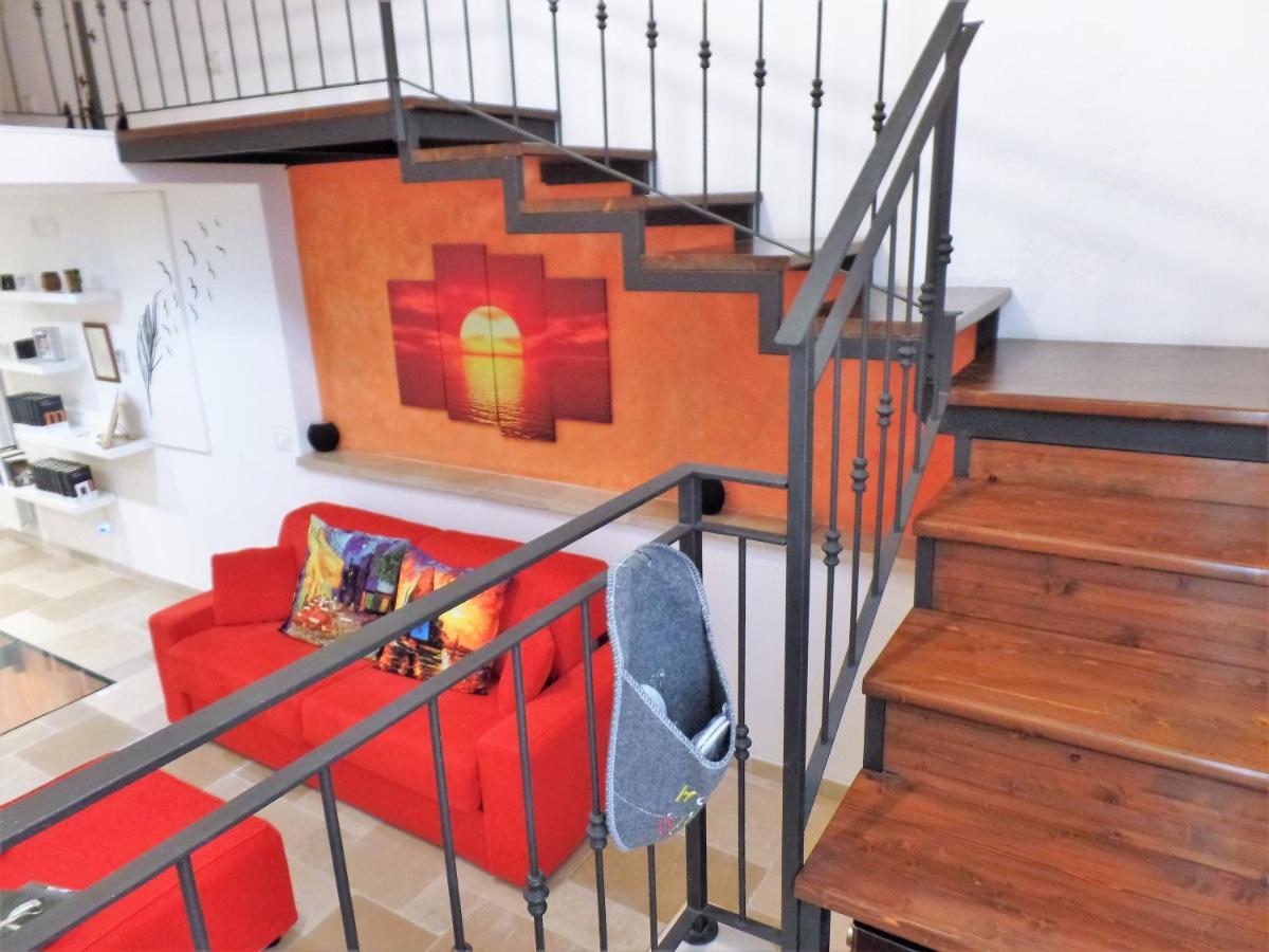 Regina Viarum Apartment, Historic City Centre ブリンディジ エクステリア 写真