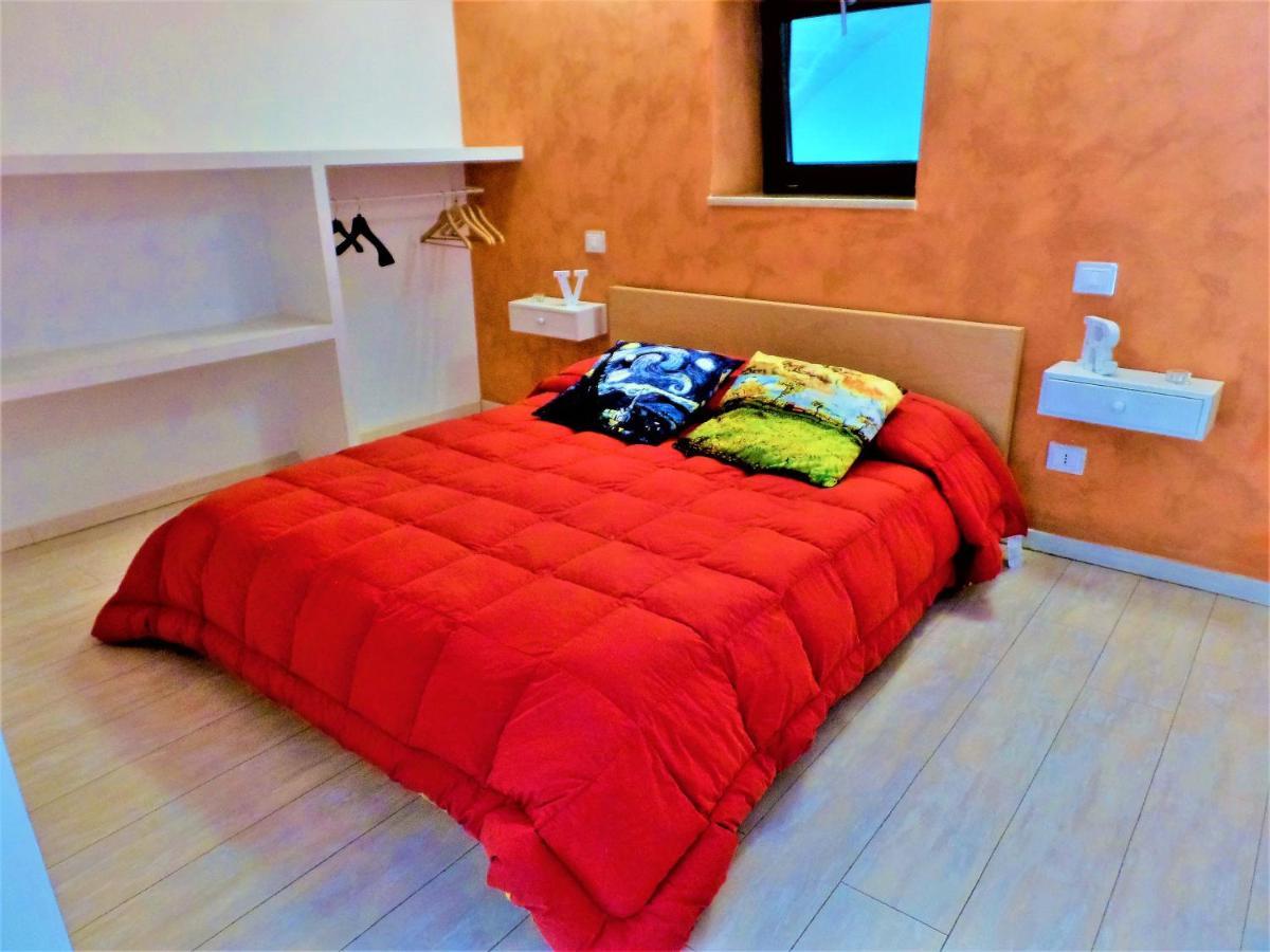 Regina Viarum Apartment, Historic City Centre ブリンディジ エクステリア 写真
